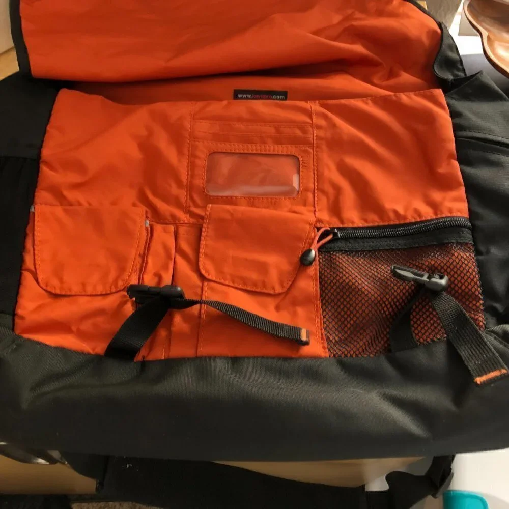 LOWEPRO Laptop Messenger Bag